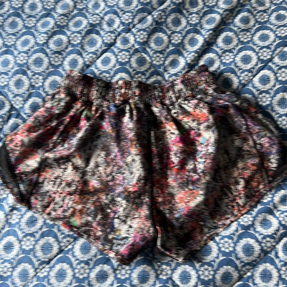 Lululemon - Picture 2 of 3